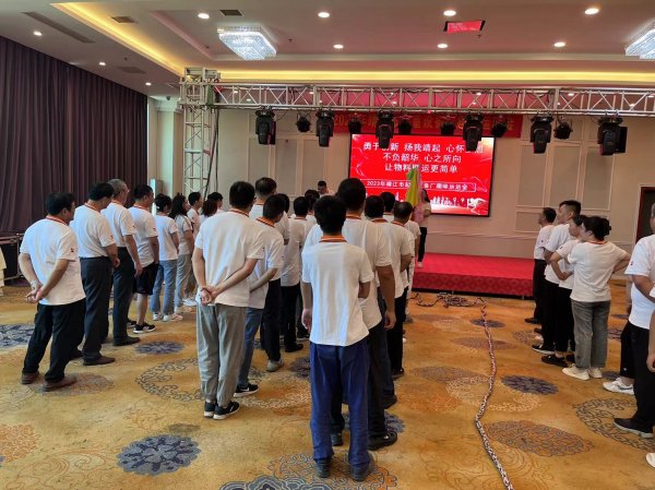 靖起廠家開展活動，增強(qiáng)團(tuán)隊合作意識！