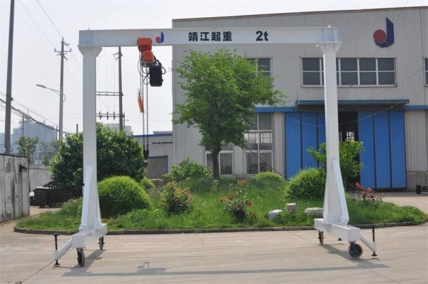 輕松搬運(yùn)重物，可選移動式龍門吊哦！